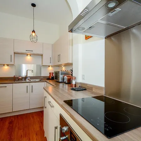 Apartment Flat 1 Blue Bridge Court